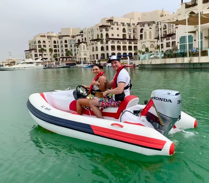 Abu Dabi Yas Adası Kendi Kendine Sürüş Rehberli Sürat Teknesi Turu